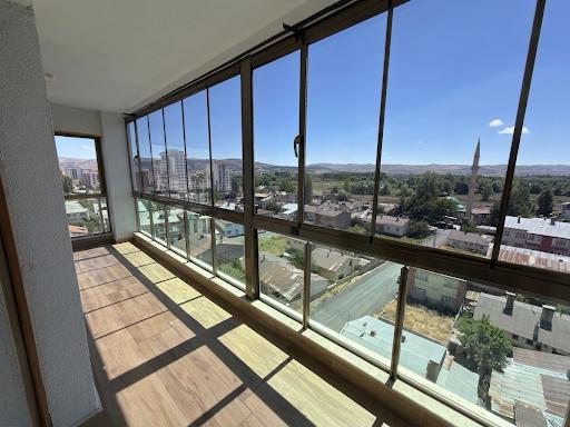 Cam Balkon & Şehir Manzarası